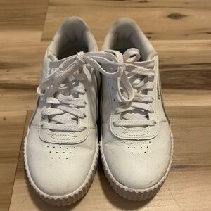 White Women Pumas